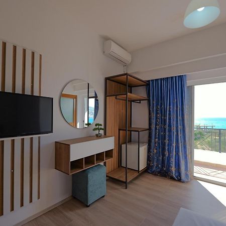 Hotel Holiday Саранда Экстерьер фото