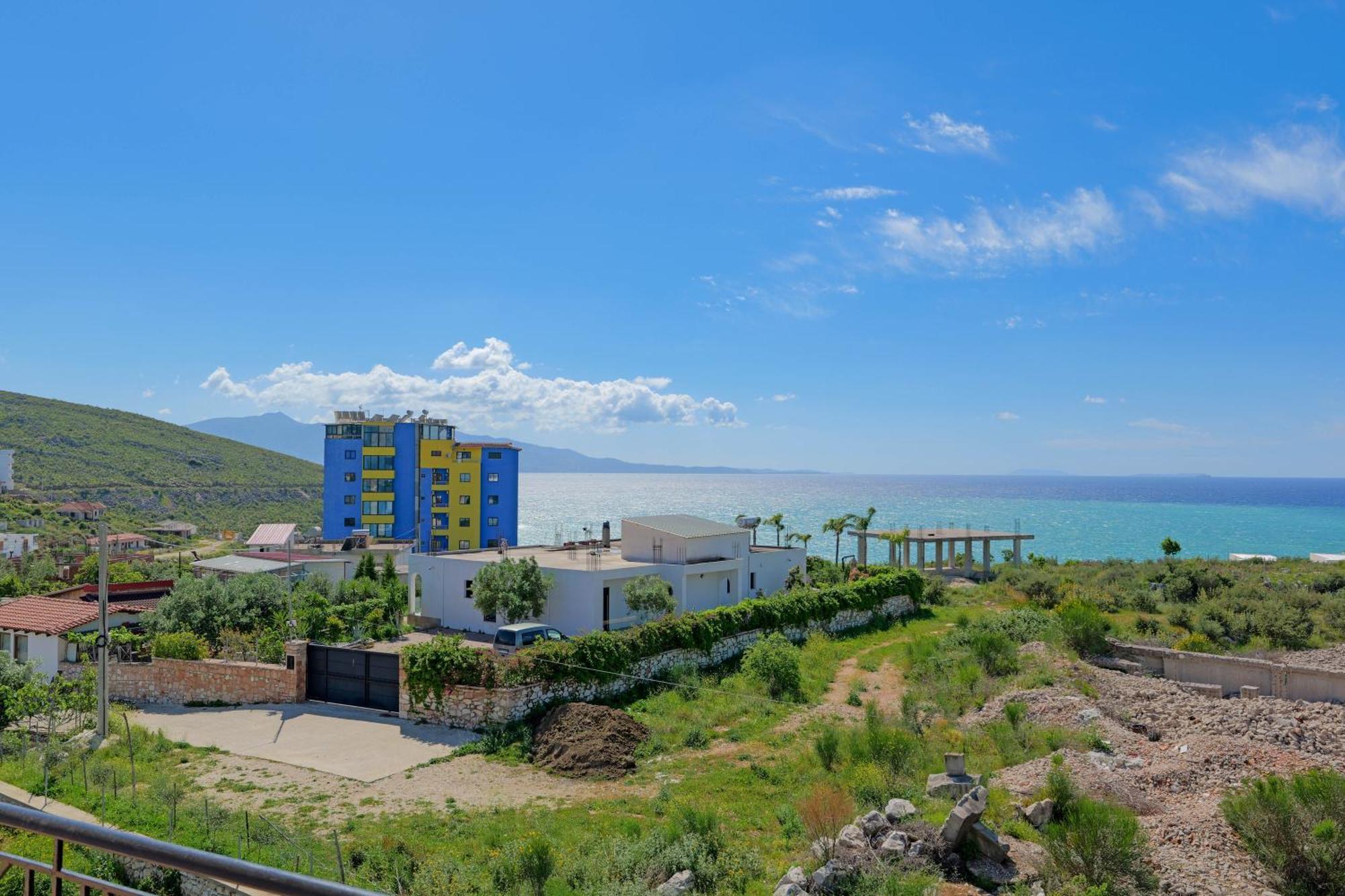 Hotel Holiday Саранда Экстерьер фото