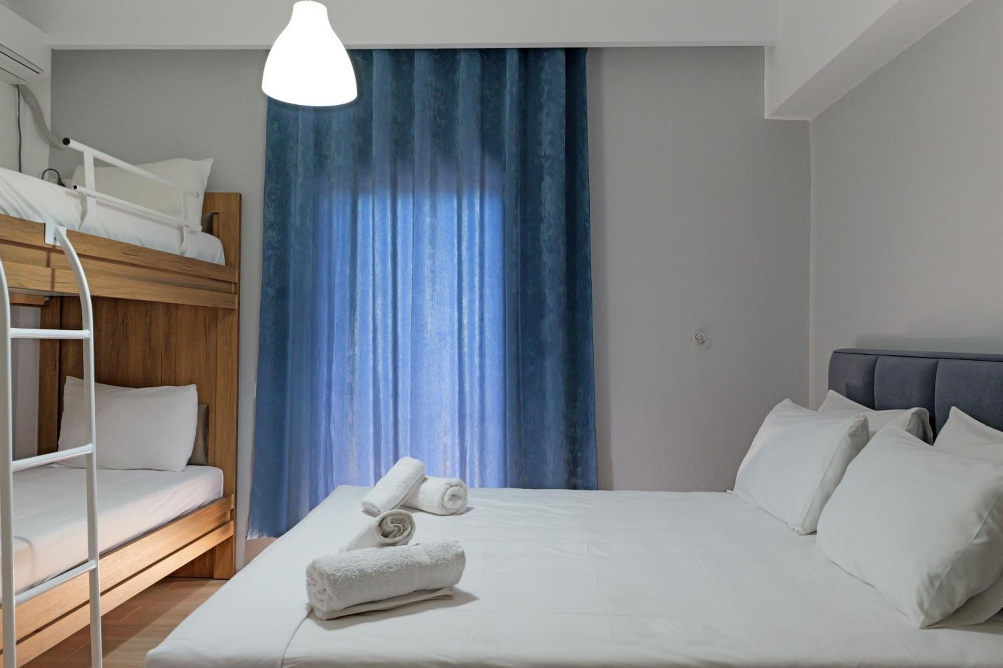 Hotel Holiday Саранда Экстерьер фото