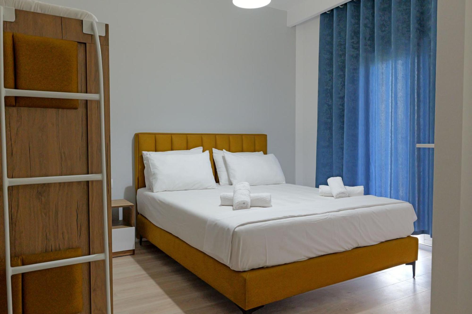 Hotel Holiday Саранда Экстерьер фото