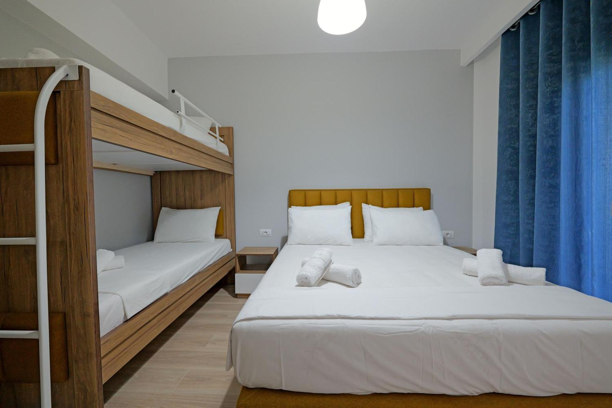 Hotel Holiday Саранда Экстерьер фото